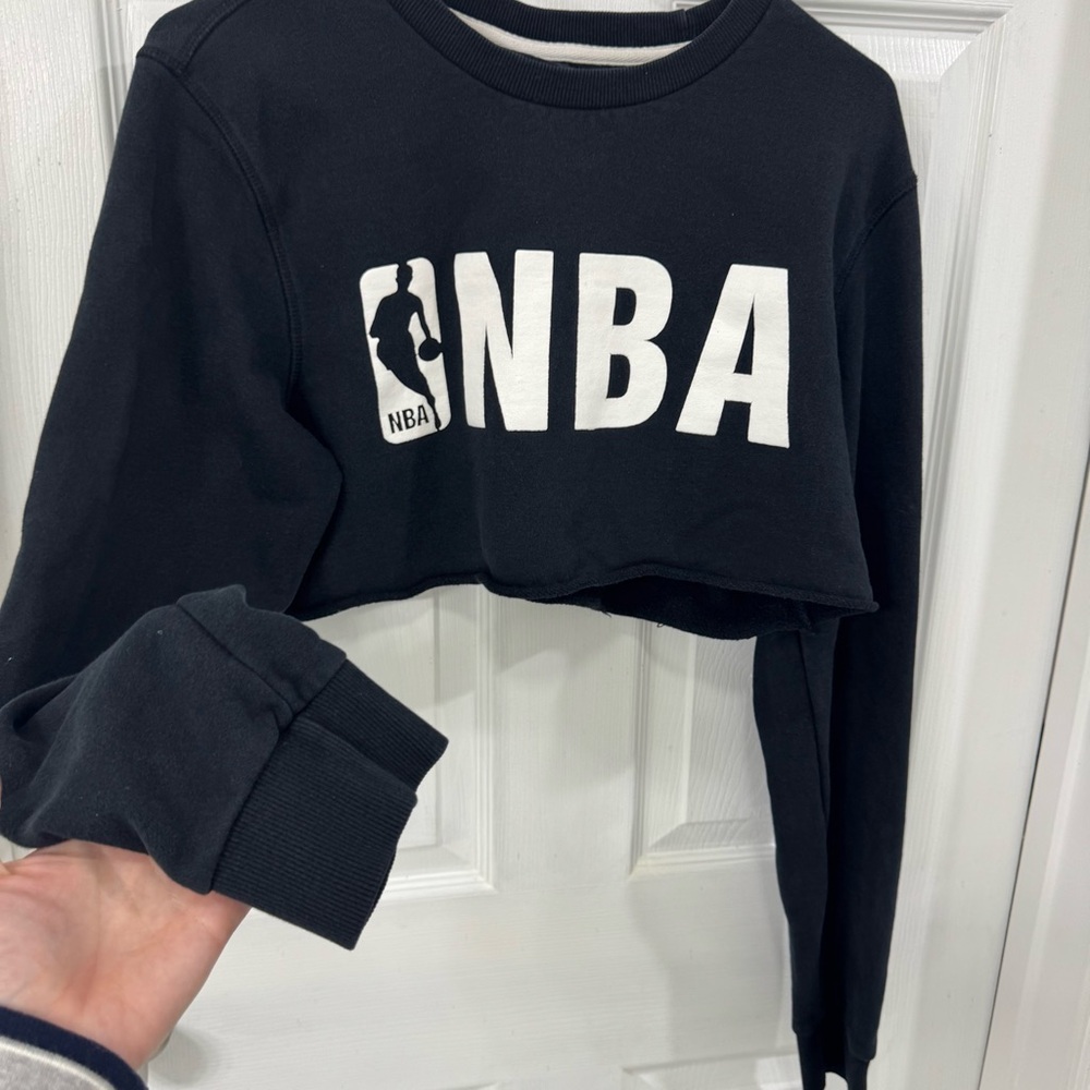 NBA Official Women's Cropped Long Sleeve Athletic Tee Size Large - Picture 2 of 5